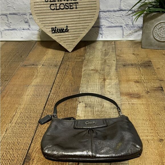 Coach Metallic Leather Pleated Medium Wristlet Clutch Silver/Pewter - Picture 10 of 14